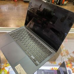 Apple MacBook 