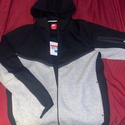 nike tech brand new with tags