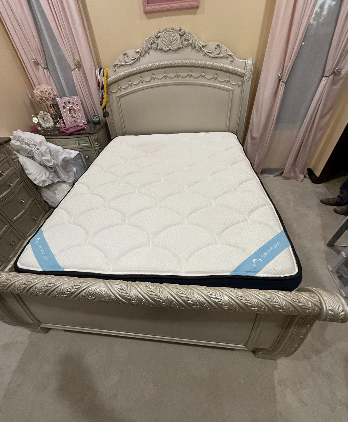 Dreamcloud, The DreamCloud Premier, Queen Mattress , Like New