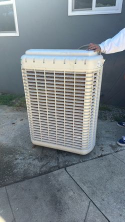 Window swamp cooler