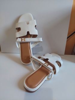 White Flat Sandals with Gold H Buckle