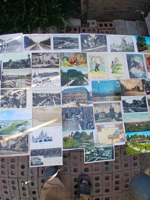 100/ CT    WW2 German Post Cards With Stamps