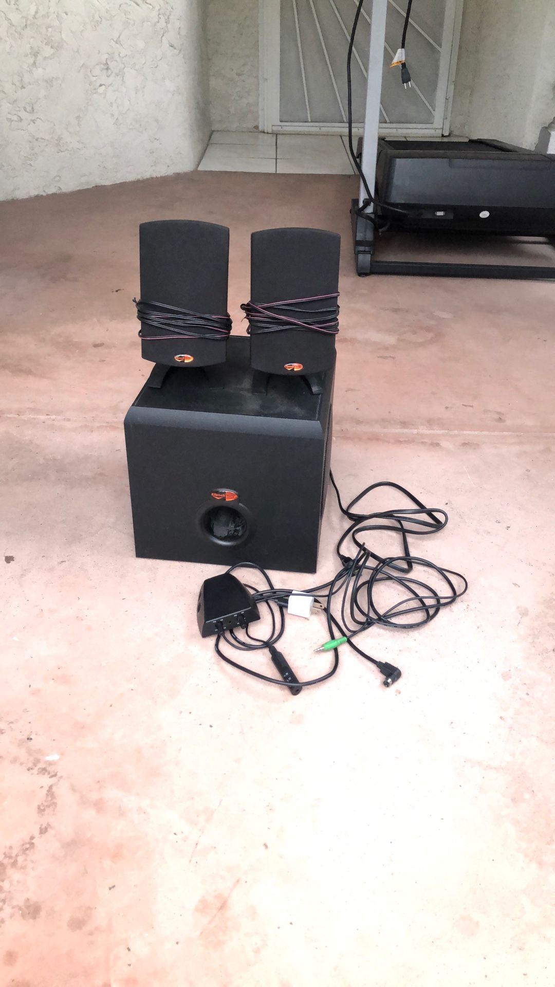 Klipsch Thx. Speakers. Bluetooth System 