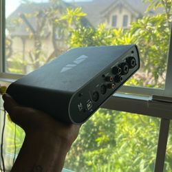 AVID  MBOX INTERFACE 