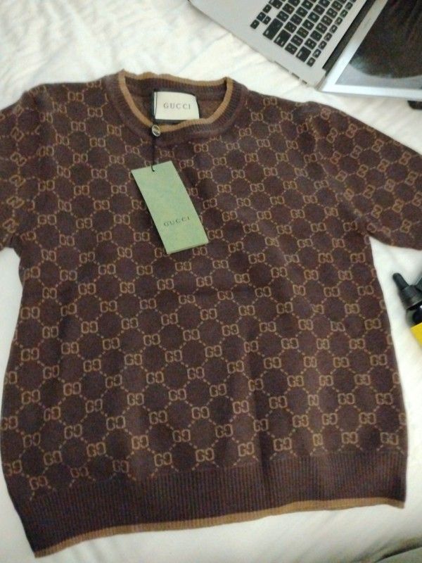 GUCCI Short Sleeve Sweater -  NEW 