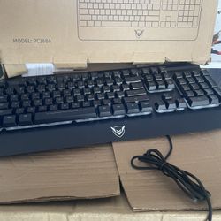 Tastiera Gaming Keyboard USB For PC, PS4, Laptop LED RGB Rainbow Backlight