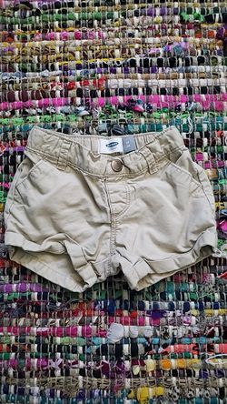 Old navy beige baby girl toddler kid childrens summer shorts size 3t 3