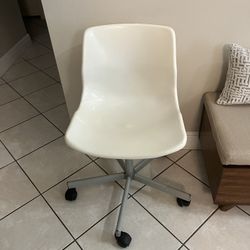 IKEA Rolling Plastic Desk Chair 