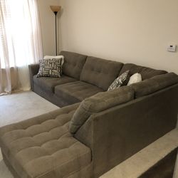 L-Shaped Sectional Sofa – Excellent Condition – $560