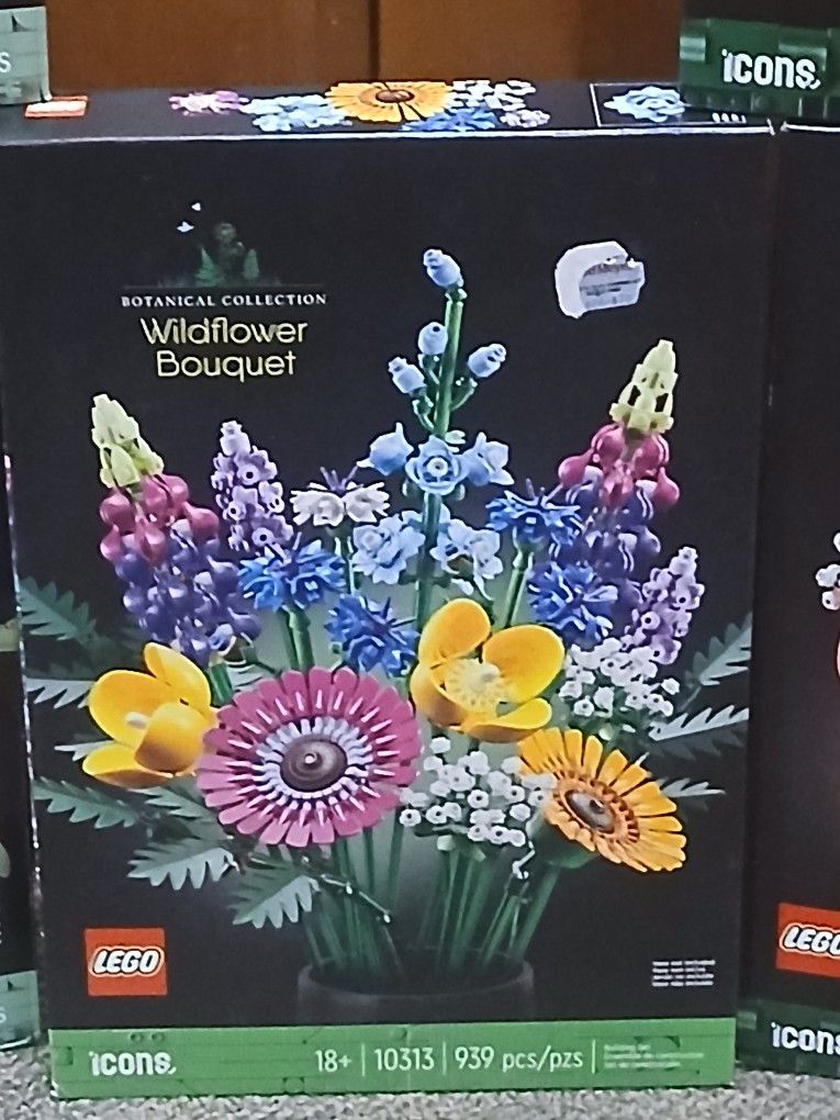 Brand New Wild Flower Bouquet Lego Set