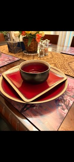 Dinner plate set