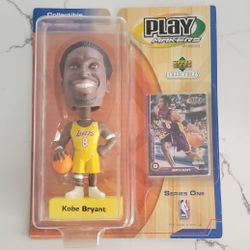 Kobe Bryant Series 1 PlayMakers Upper Deck Bobblehead w/card