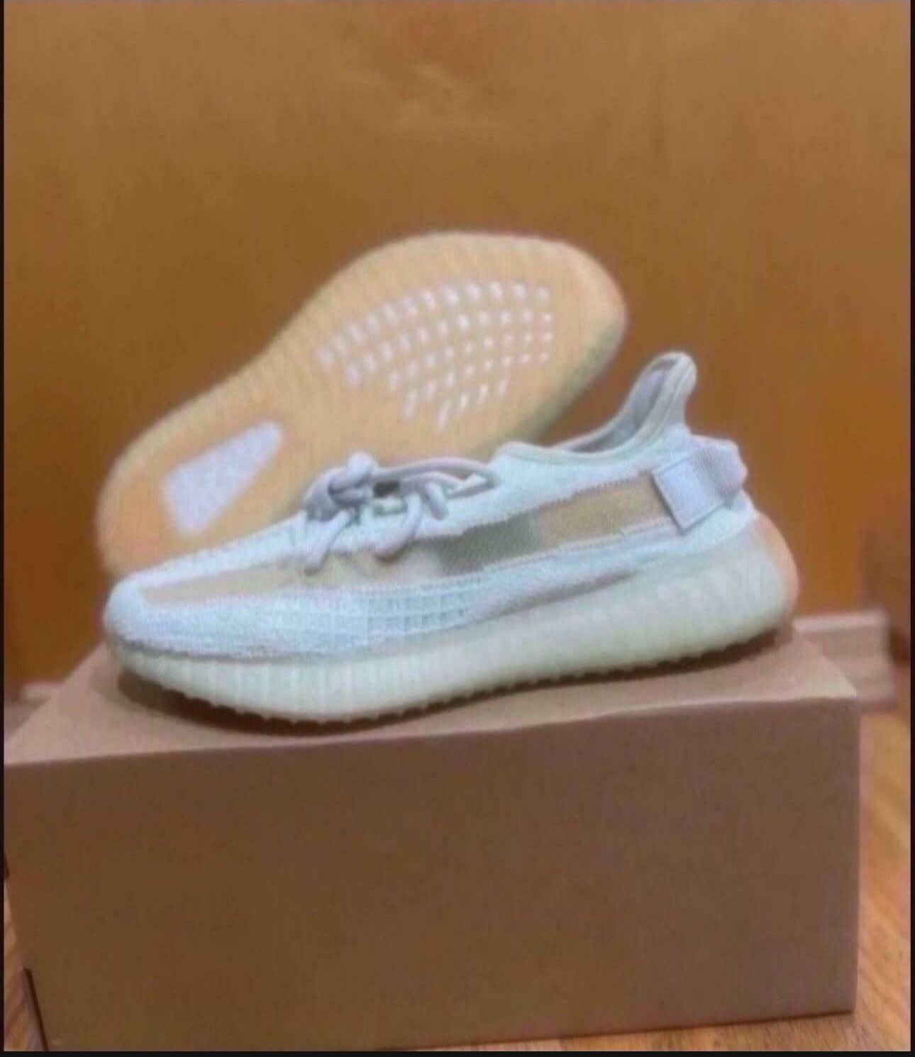 Adidas Yeezy Boost 350 V2 Hyperspace Size 6 Brand New