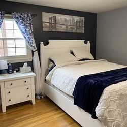 Bedroom set hardwood