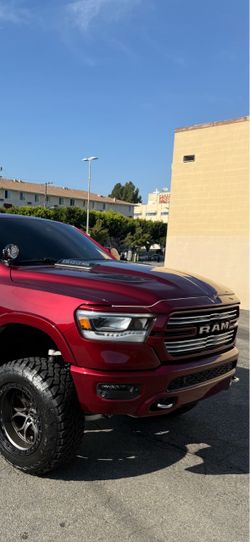 2019-2024 RAM 1500 SPORT HOOD MINT CONDITION CERAMIC COATED NO DAMAGE