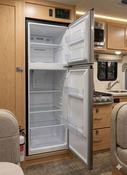 Vissani Camper RV Refrigerator 10.1 Cu. Ft. Top Freezer Refrigerator NEW WITH WARRANTY