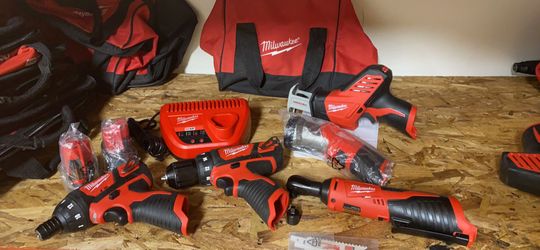 Milwaukee M12 5 pcs tool set