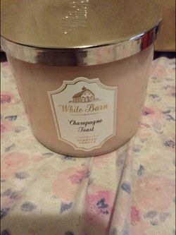 3 wick candle