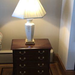 2 Lenox Lamps 2 Tables