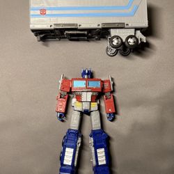 Transformers Earthrise Leader Optimus Prime COMPLETE
