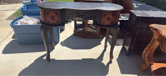 Vintage Kidney-Shaped Writing Desk