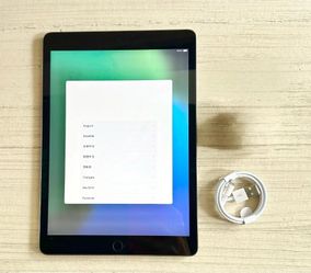 APPLE IPAD AIR LIKE NEW (FACTORY UNLOCKED)