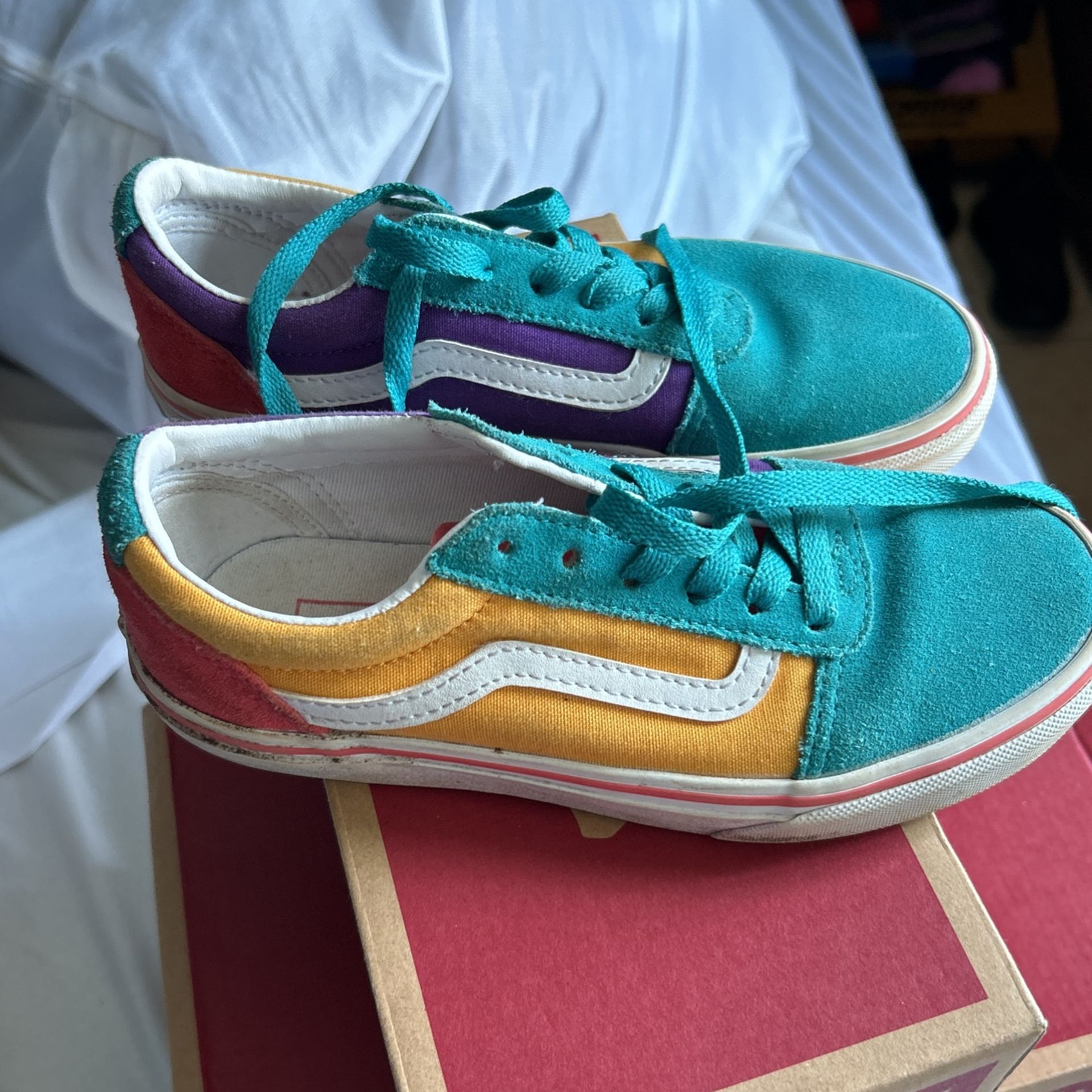  Vans