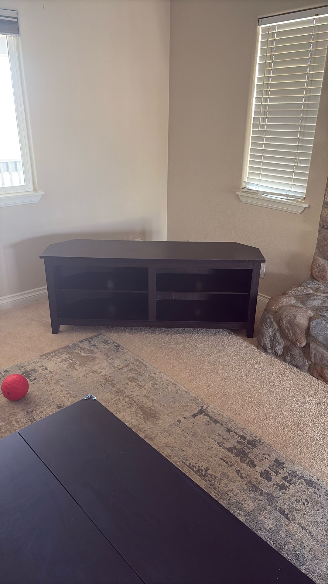 Corner TV stand