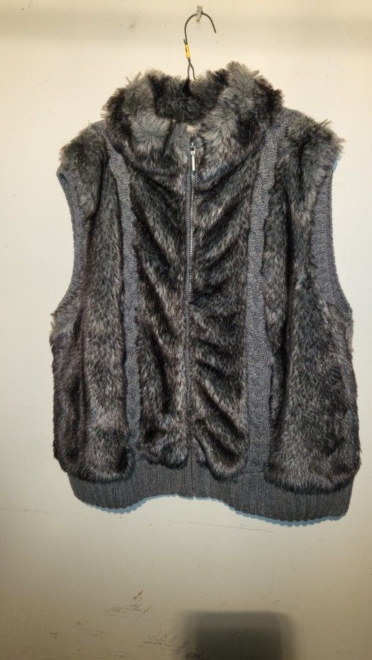 Dress Barn Faux Fur Sweater Vest Size 22/24