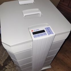 I Q Air Hepa Filter Unit