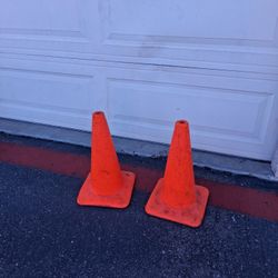 Two 19 inch safety cones.
