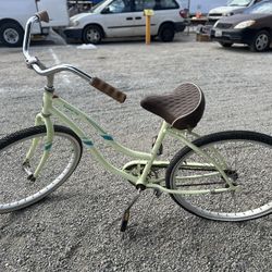 Huffy Cranbrook Step-Thru beach cruiser bicycle
