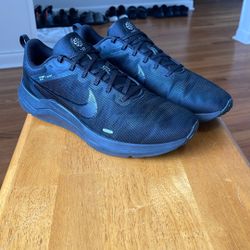 ( NEW ) NIKE RUNNING AND TRAINING SHOES SIZE 13 Men 