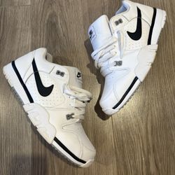 Size 10.5 Nike Air Cross Trainer Low White Black 