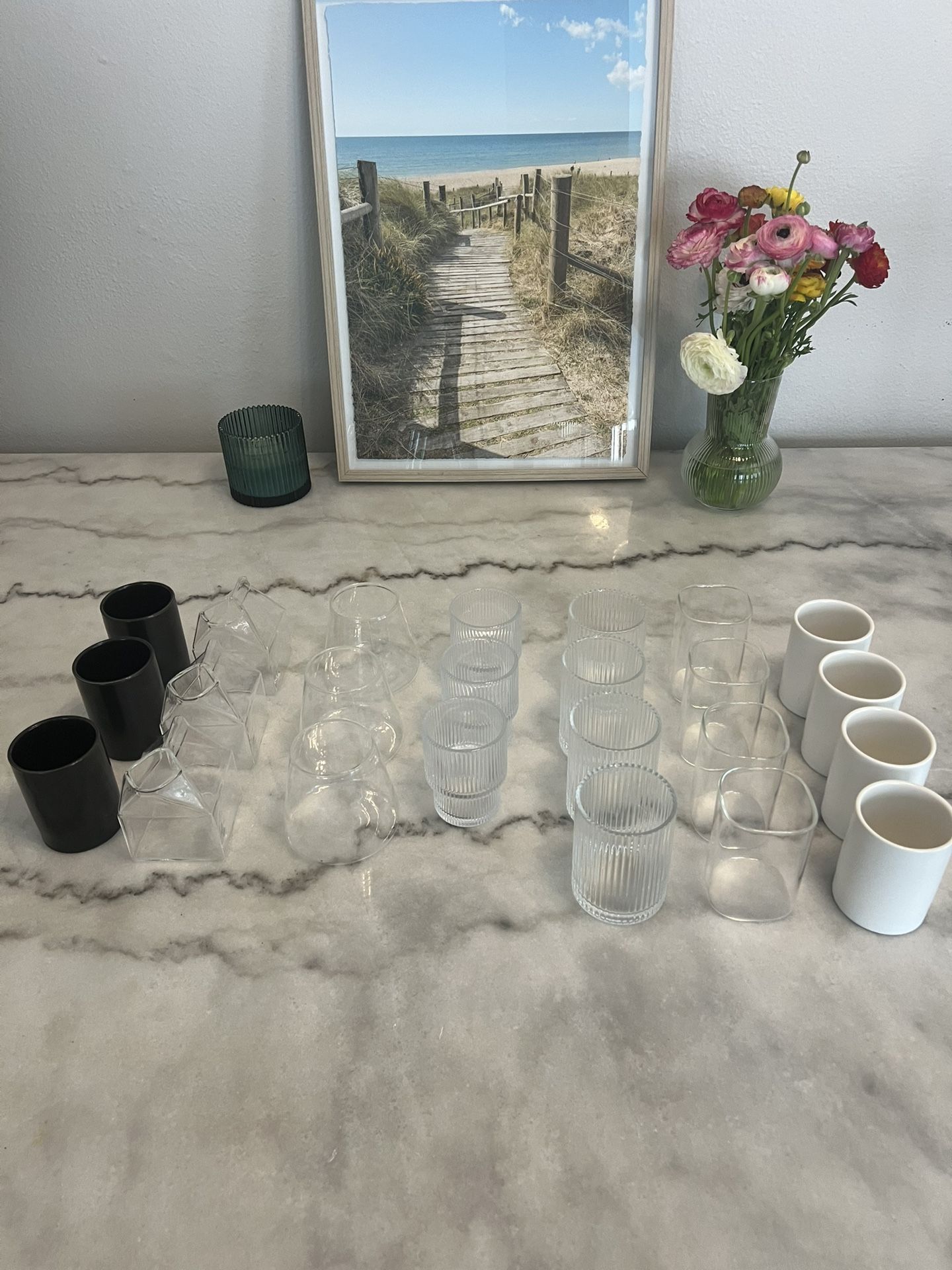 24 Drinking Cups & Glasses