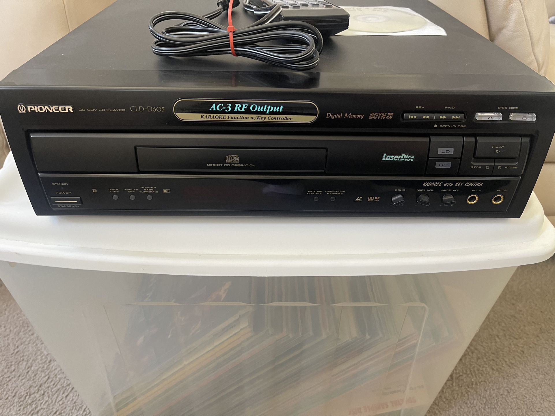 Laser disc player - Used Pioneer CLD-D605