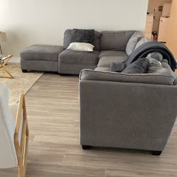 Beautiful Gray Couch Six Pieces