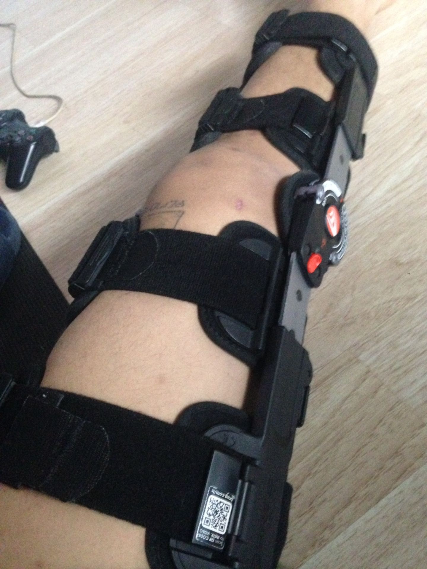 Post ACL surgery brace