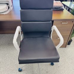 Sleek Black Office Chair – Comfortable & Modern A1-4