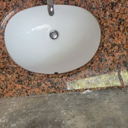 Bathroom Sink Good Condition 
