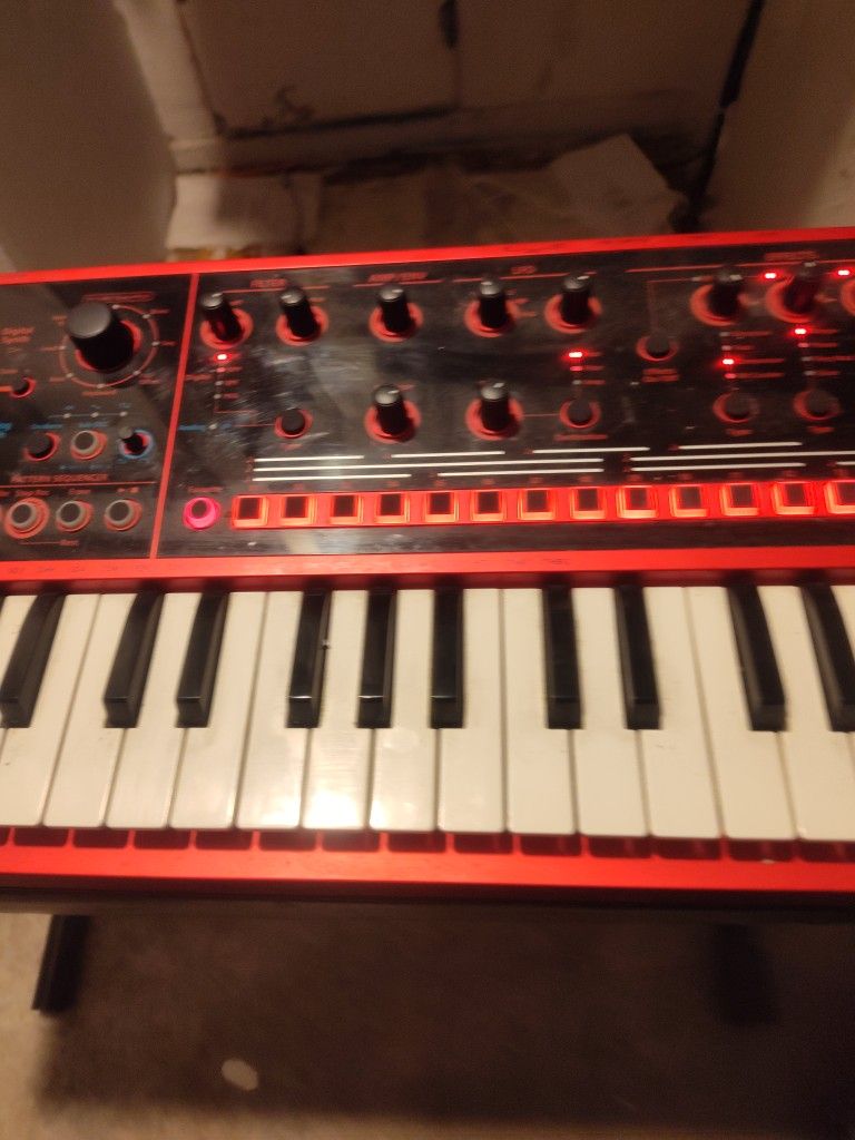 Roland JD-XI Hybrid Digital Analog Synthesizer