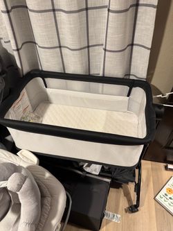 Baby Bedside Bassinet with Mattress