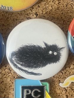 Fluffy cat can badge button pin 1.5 inch