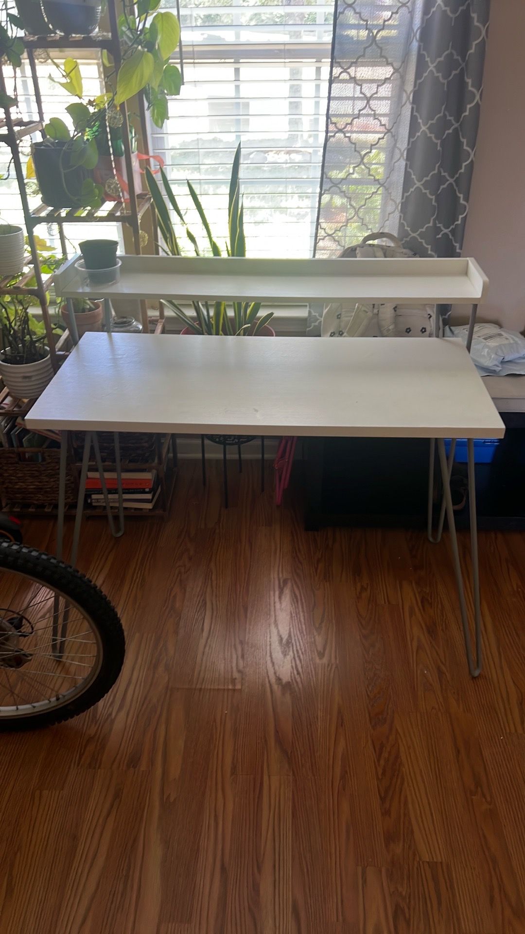 Desk/vanity