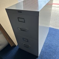 Anderson Hickey Filing cabinet (25x15x28H)