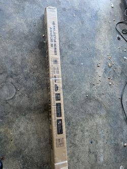 PROJECTOR SCREEN 72”