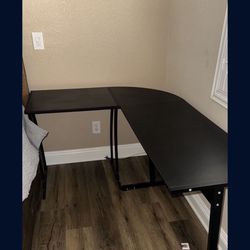 Computer table 