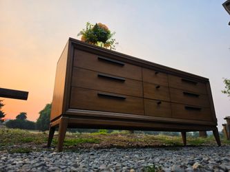 MARVELOUS Vintage Mid Century Modern Dresser 9 Drawers
