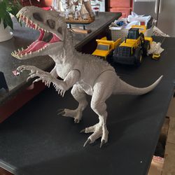 USED - Great Condition Mattel Jurassic World Camp Cretaceous Super Colossal Indominus Rex Dinosaur 