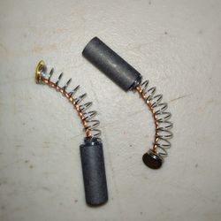 Toro Macanico Carbones